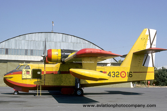 Spanish Air Force Esc 432 Canadair CL-215 UD.13-16/432-16 (1988)