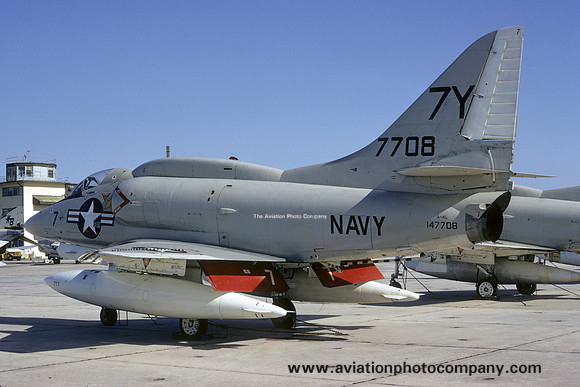 US Navy Gorsse Ile Douglas A-4L Skyhawk 147708/7Y (1973)
