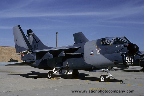 USAF Iowa ANG 174 TFS LTV A-7D 70-0937/HA (1989)