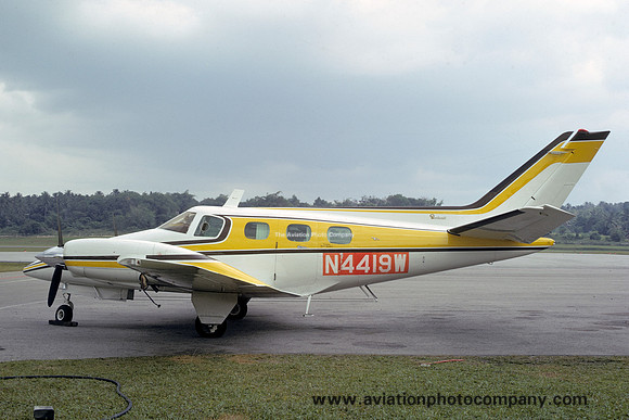 Beech B60 Duke N4419W (1974)