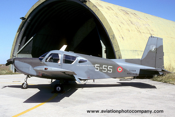 Italian Air Force 5 Stormo SIAI S-208M MM61970/5-55 (2008)