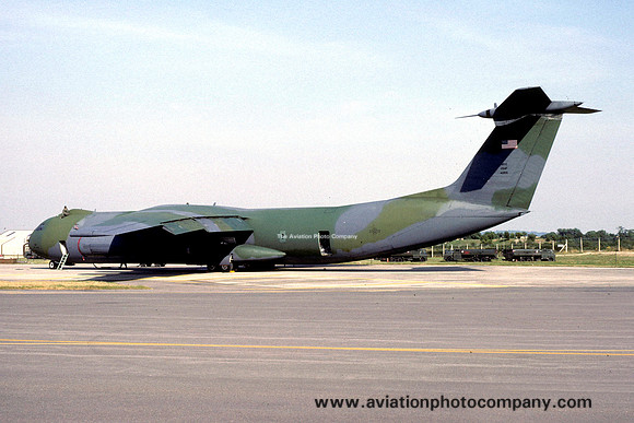 USAF 437 MAW Lockheed C-141B Starlifter 64-0615 (1989)