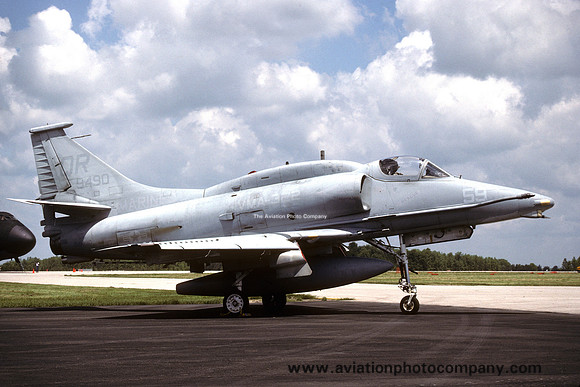 US Marines VMA-322 Douglas A-4M Skyhawk 159490/QR-59 (1989)