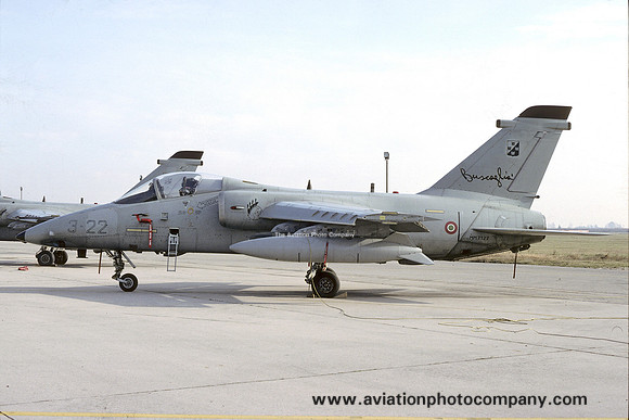 Italian Air Force 3 Stormo Aeritalia AMX MM7127/3-22 (1991)