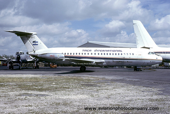 TACA International BAC 111-409AY YS-01C