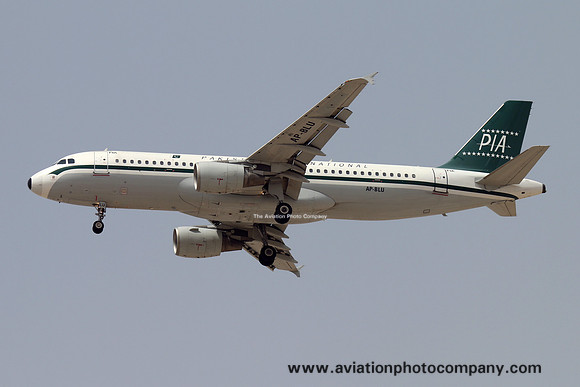 PIA Pakistan International Airlines Airbus A320-200 AP-BLU at Dubai (2016)