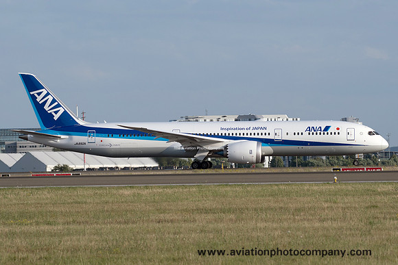 ANA Boeing 787-9 JA892A at Paris CDG (2017)
