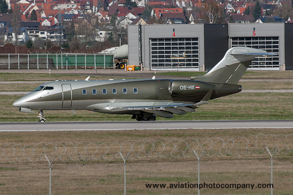 Laudamotion Executive Bombardier BD-100 Challenger 300 OE-HII at Stuttgart (2017)