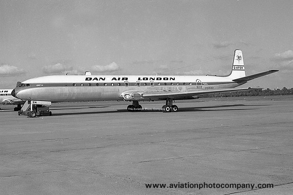 Dan Air London De Havilland Comet 4C G-APZM (1974)
