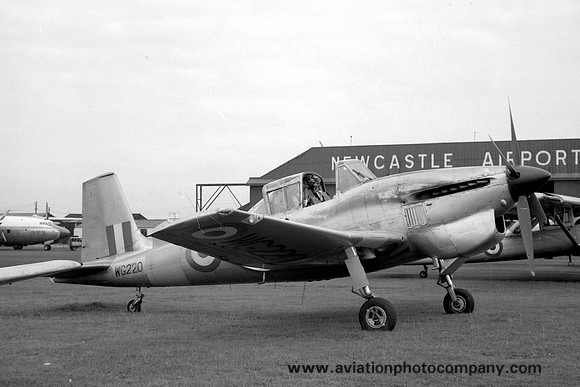 RAF Durham UAS Boulton Paul Balliol T.2 WG220 at Newcastle Woolsington