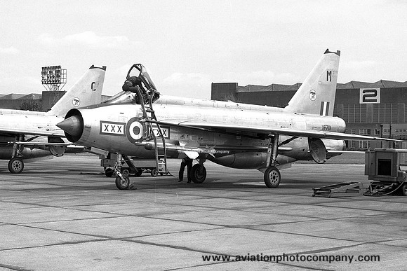 RAF 29 Squadron English Electric Lightning F.3 XP701/M (1968)