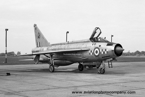RAF 19 Squadron English Electric Lightning F.2 XN794/W (1968)