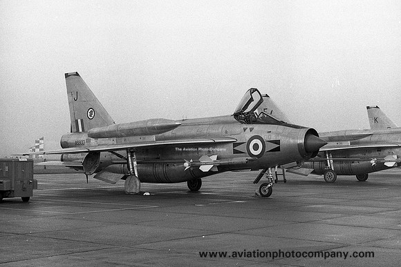 RAF 11 Squadron English Electric Lightning F.6 XS933/J (1968)