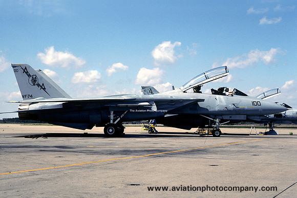 US Navy VF-74 Grumman F-14A Tomcat 162925/AA-100 (1989)
