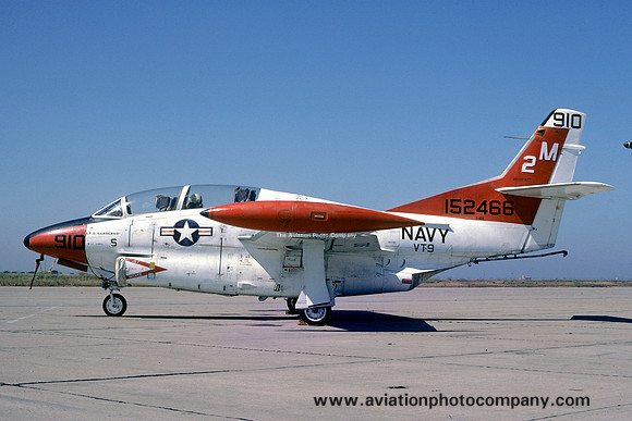 US Navy VT-9 North American T-2B Buckeye 152466/2M-910 (1974)