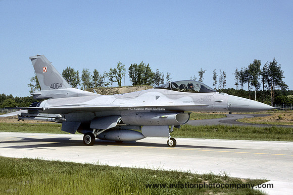 Polish Air Force General Dynamics F-16C Fighting Falcon 4064 (2009)