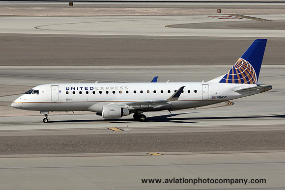 United Express/Skywest Airlines Embraer ERJ-175 N116SY at Las Vegas (2016)