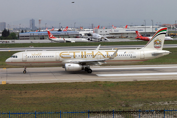 Etihad Airways Airbus A321-200 A6-AEB at Istanbul (2017)