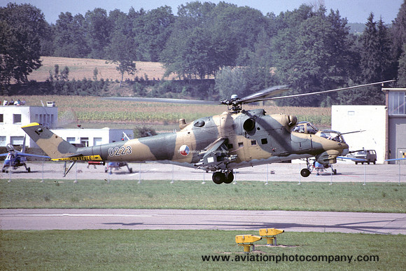 Czech Air Force 51 VRP Mil Mi-24D Hind 0223 (1991)