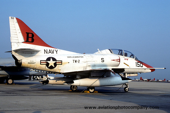 US Navy TW-2 Douglas TA-4J Skyhawk 152847/B-150 (1989)