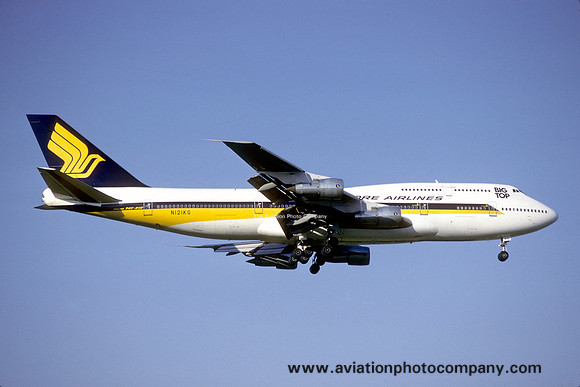 Singapore Airlines Boeing 747-300 N121KG (1986)