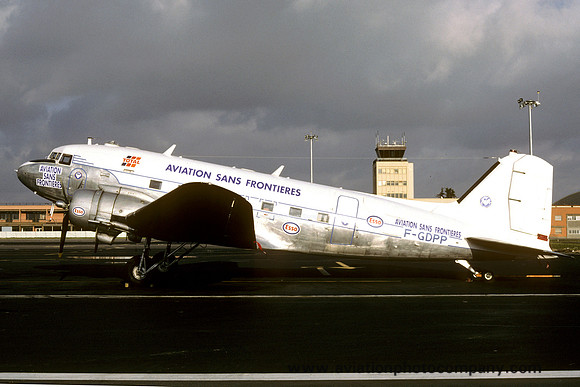 Aviation Sans Frontieres Douglas C-47 Dakota F-GDPP (1998)