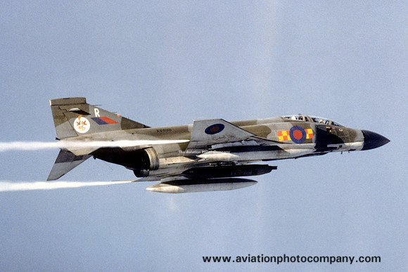 RAF 92 Squadron McDonnell F-4M Phantom FGR.2 XV498/R Air to Air