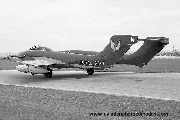 Royal Navy 766 Squadron De Havilland Sea Vixen FAW.2 XP919/VL706 (1971)