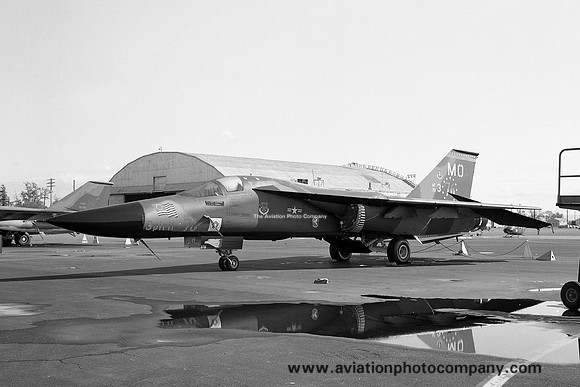 USAF 366 TFW General Dynamics F-111F Aardvark 70-2376/MO (1976)
