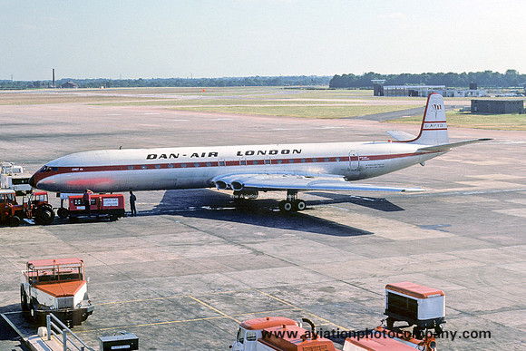 Dan Air London De Havilland Comet 4 G-APYD(1975)