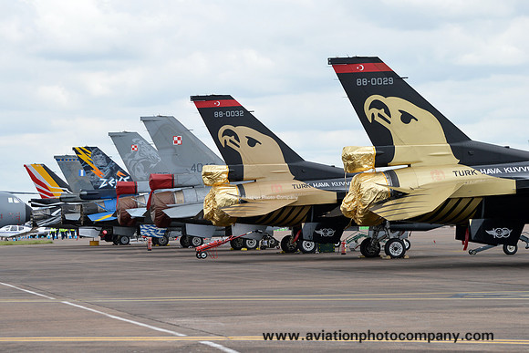 F-16 tails lineup at RIAT Fairford (2016)