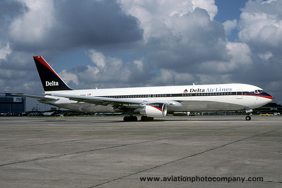 Delta Airlines Boeing 767-300 N199DN at Manchester IAP (1998)