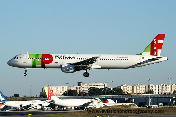 TAP Air Portugal Airbus A321-211 CS-TJF at Lisbon (2008)