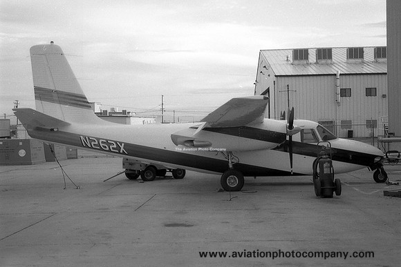 Aero Commander 680E N262X