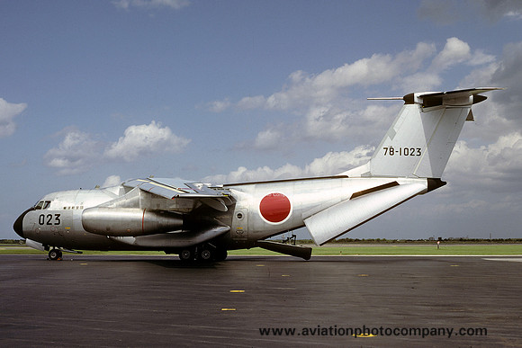 JASDF 402 Hikotai Kawasaki C-1 78-1023 (1977)