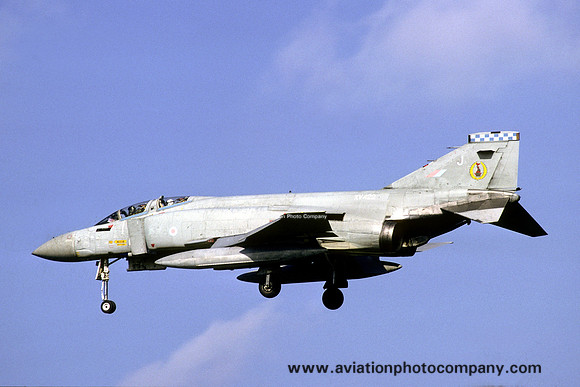 RAF 19 Squadron McDonnell F-4M Phantom FGR.2 XV422/J (1985)