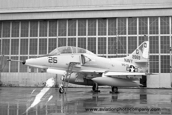 US Navy VAQ-33 Douglas TA-4F Skyhawk 152869/GD-25 (1970)