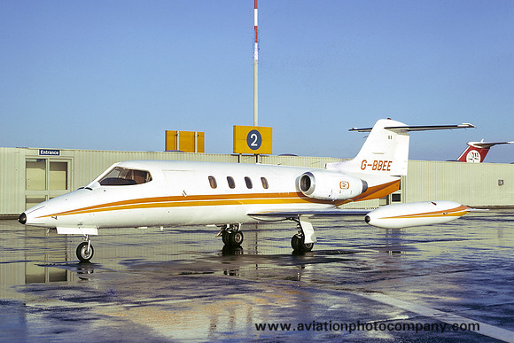 Smurfit Ltd Learjet 25B G-BBEE at Newcastle (1974)