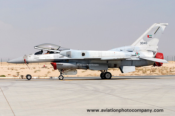 UAE Air Force Lockheed F-16E 3040 at the Dubai Airshow (2013)