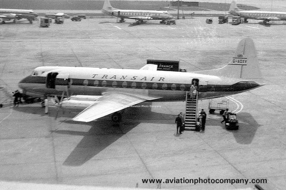 Transair Vickers 804 Viscount G-AOXV at London Heathrow