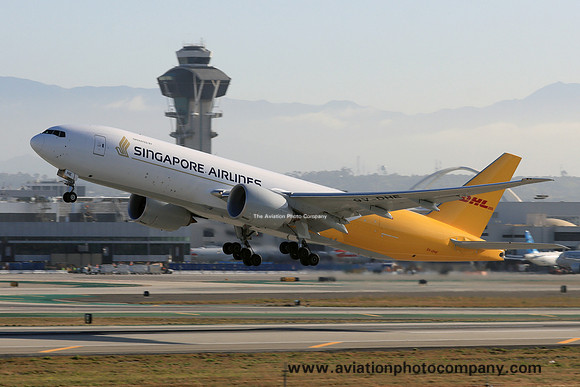 Singapore Airlines/DHL Boeing 777F 9V-DHE at Los Angeles IAP (2024)