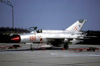 Polish Navy 1 DLMW Mikoyan MiG-21bis 8910 (2001)