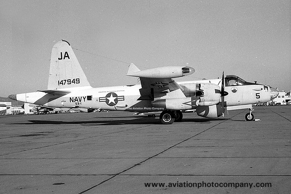 US Navy VX-1 Lockheed SP-2H Neptune 147949/JA-5 (1967)
