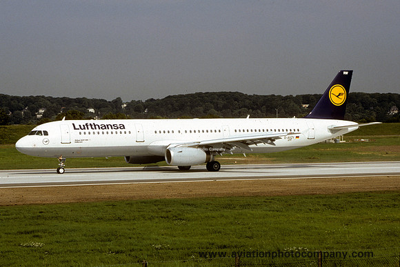 Lufthansa Airbus A321-200 D-AVZY (1998)