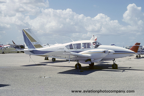 Piper PA-23-250 Aztec E TG-SAO (1981)