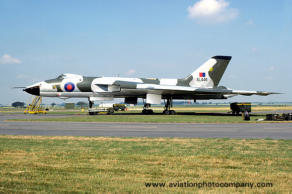 RAF 35 Squadron Avro Vulcan B.2 XL446 (1975)