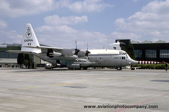 DERA Lockheed C-130K Hercules W.2 XV208 at RAF Cottesmore (2000)