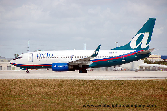 Air Tran Boeing 737-700 N276AT at Miami IAP (2008)