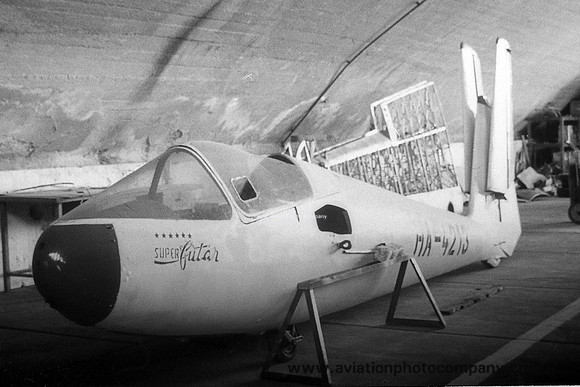 Rubik R-22SV Super Futar C HA-4213