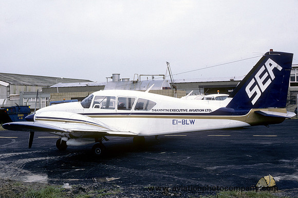 Shannon Executive Aviation Piper PA-23-250 Aztec C EI-BLW (1987)